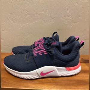 Nike Women’s Sneakers - Navy and Pink EUC Size 9